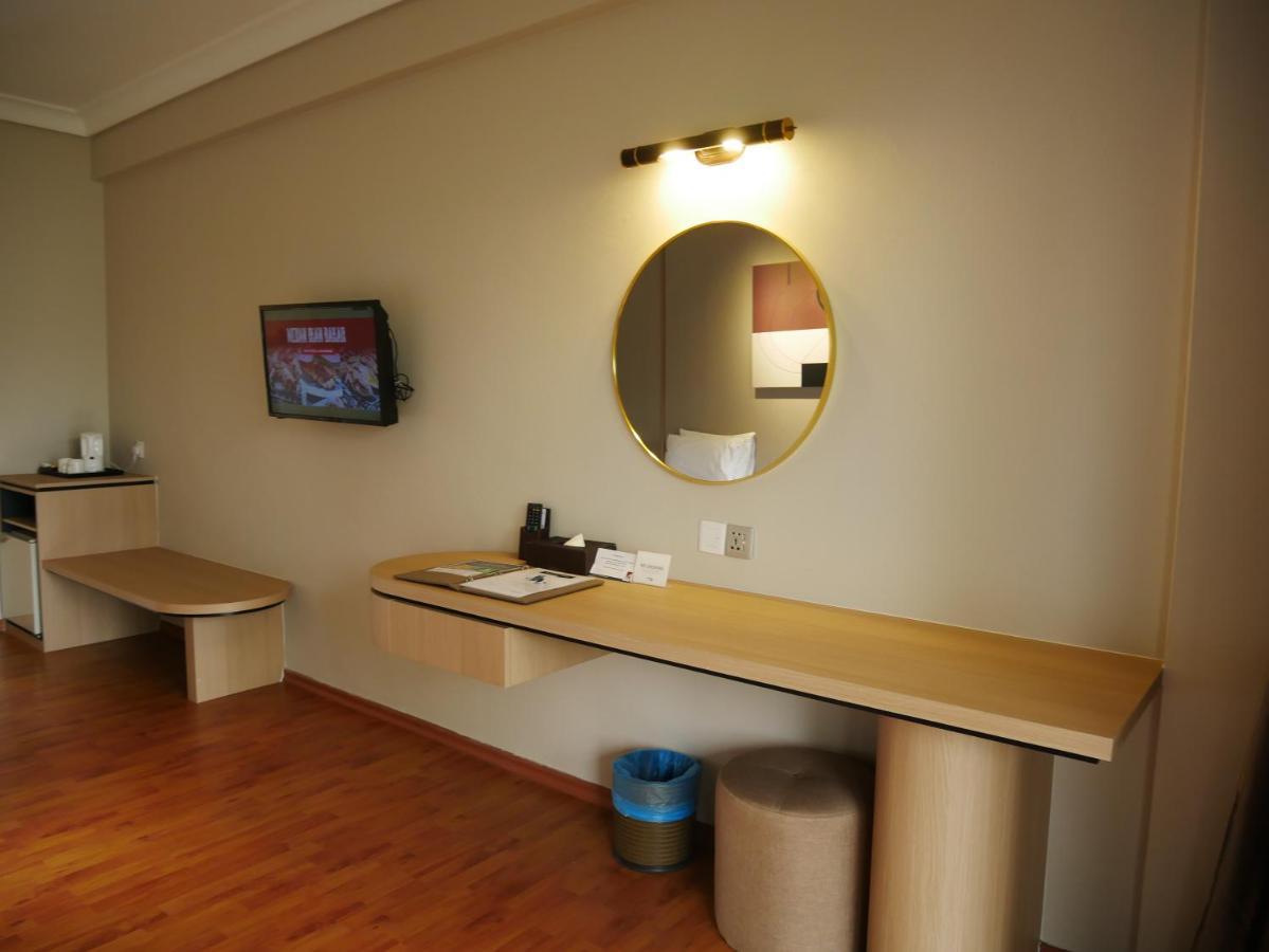 Tunamaya Beach&Spa Resort- Desaru Bagian luar foto