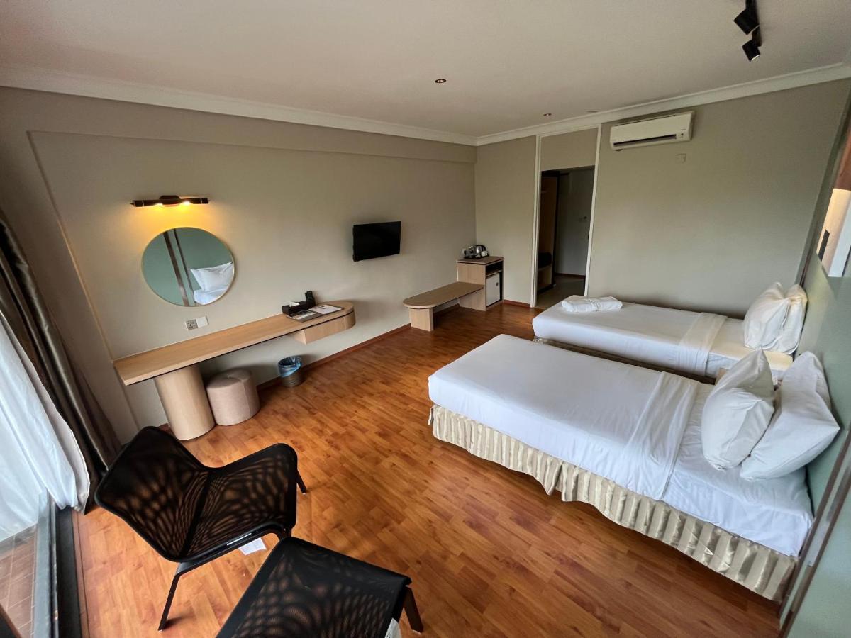 Tunamaya Beach&Spa Resort- Desaru Bagian luar foto